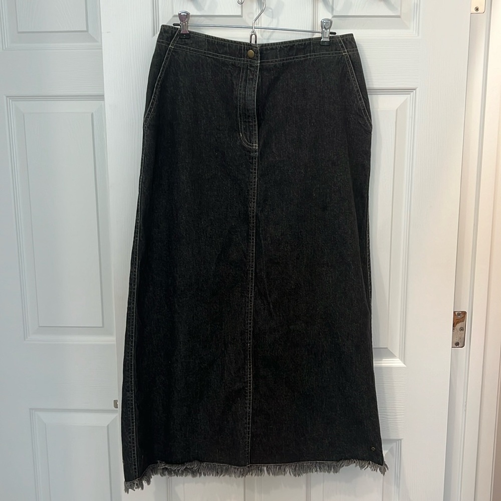 Denim maxi skirt with frayed trim